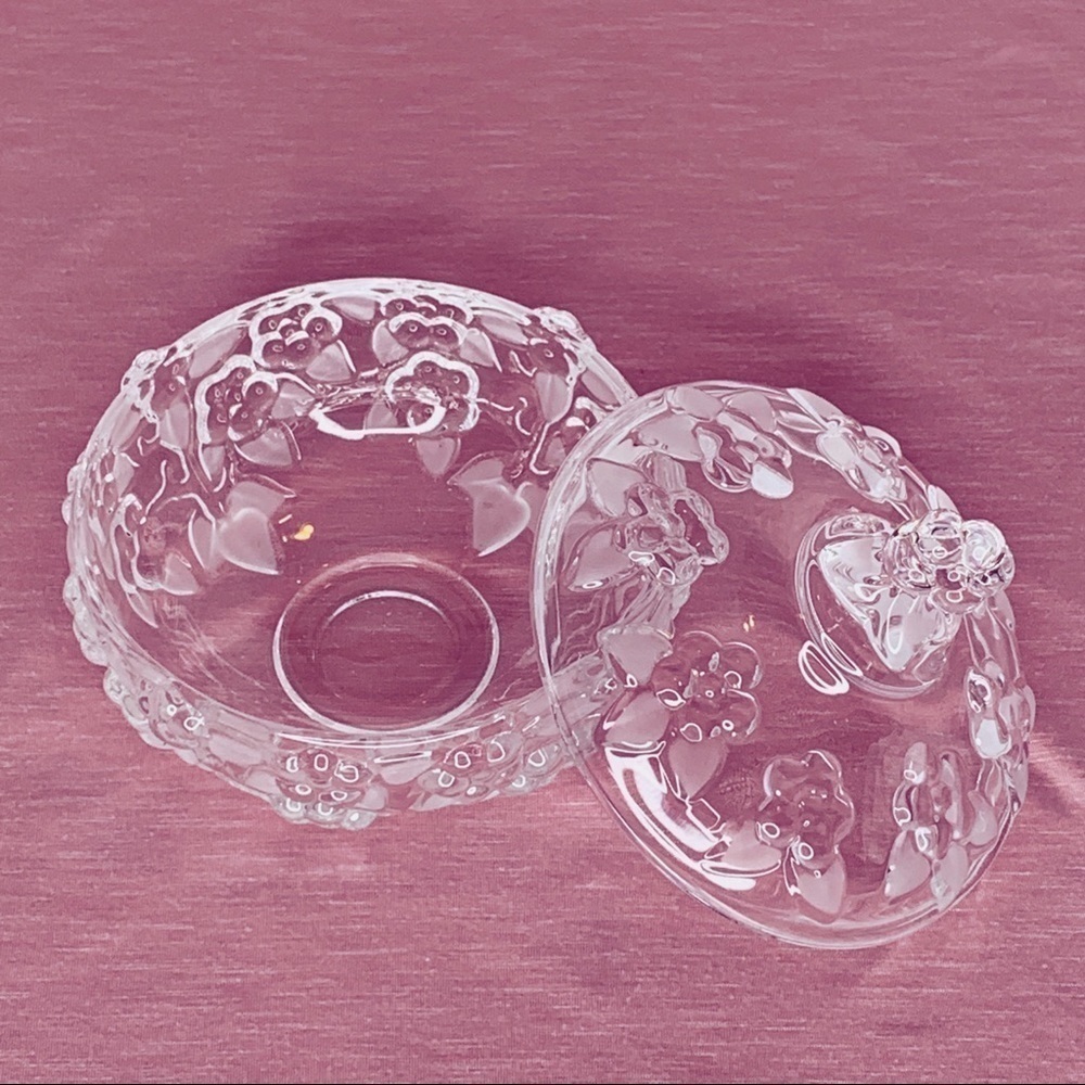 COVERED DISH Clear glass Roses 2 piece Floral Unique design Organize beautifully - Picture 4 of 4